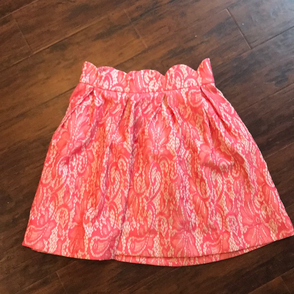 Boutique Coral floral skirt with scalloped detail